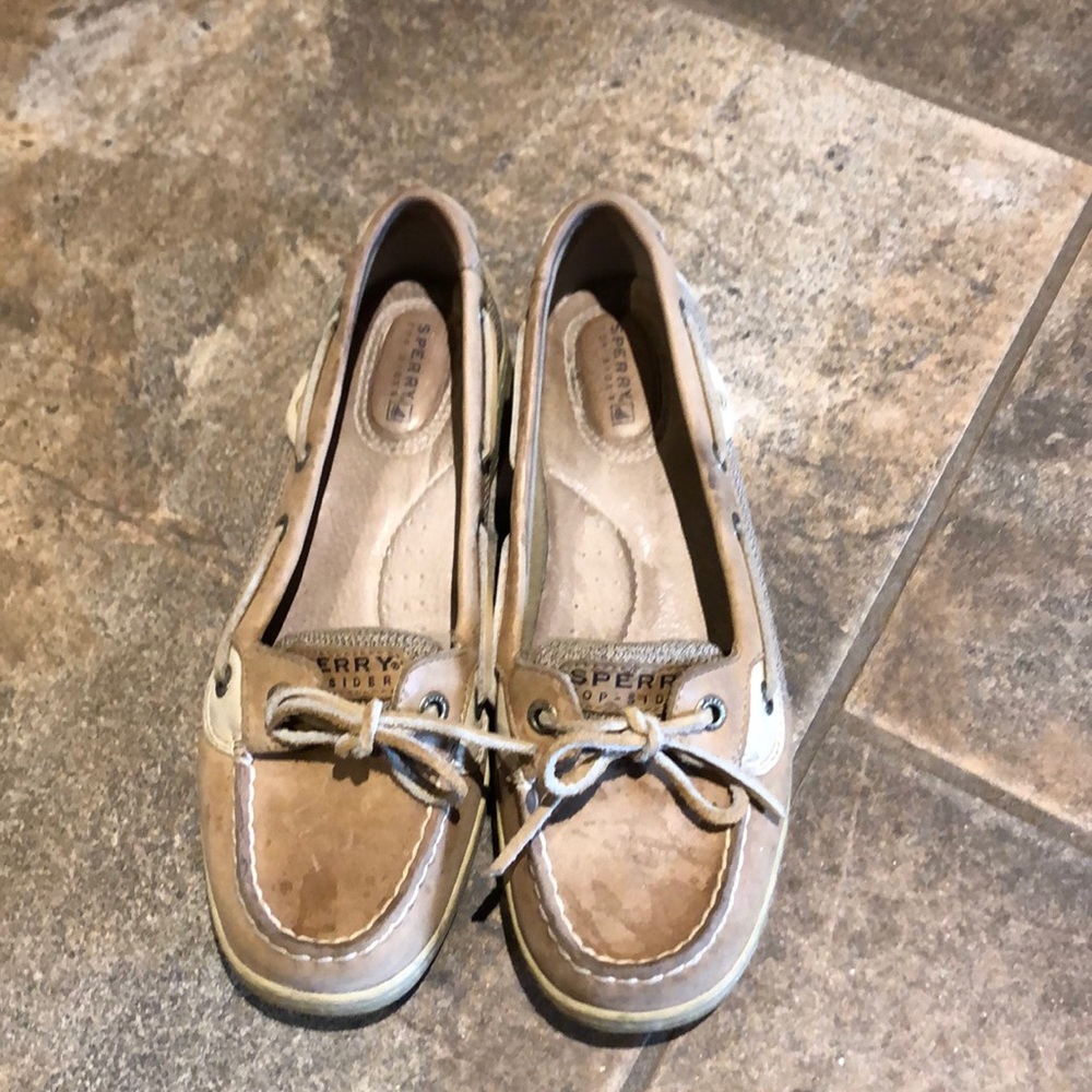 Women’s Sperry top-sides